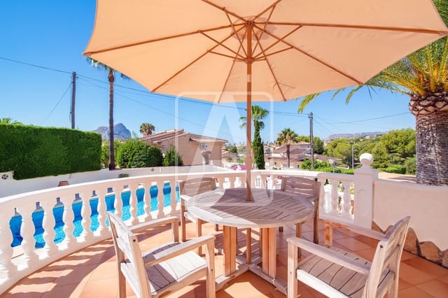 4 chambre Villa/Maison à vendre à Calpe / Calp avec garage - 685 000 € (Ref: 10046238)