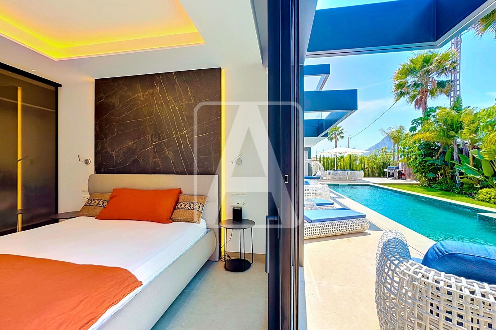 Chalet de 4 habitaciones en Calpe / Calp en venta con piscina garaje - 2.290.000 € (Ref: 10046240)