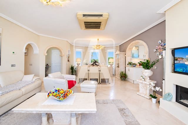 3 chambre Villa/Maison à vendre à Calpe / Calp avec piscine garage - 775 000 € (Ref: 10079864)