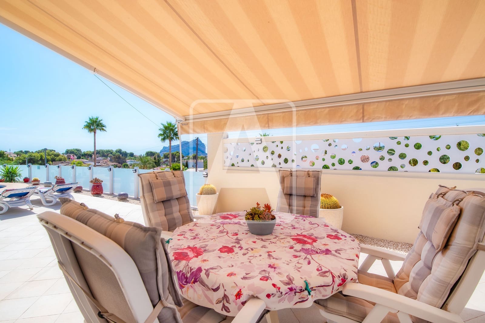 3 chambre Villa/Maison à vendre à Calpe / Calp avec piscine garage - 775 000 € (Ref: 10079864)