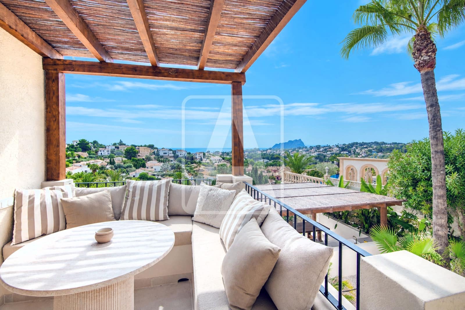 4 soveværelse Villa til salg i Benissa med swimmingpool garage - € 1.495.000 (Ref: 10121006)