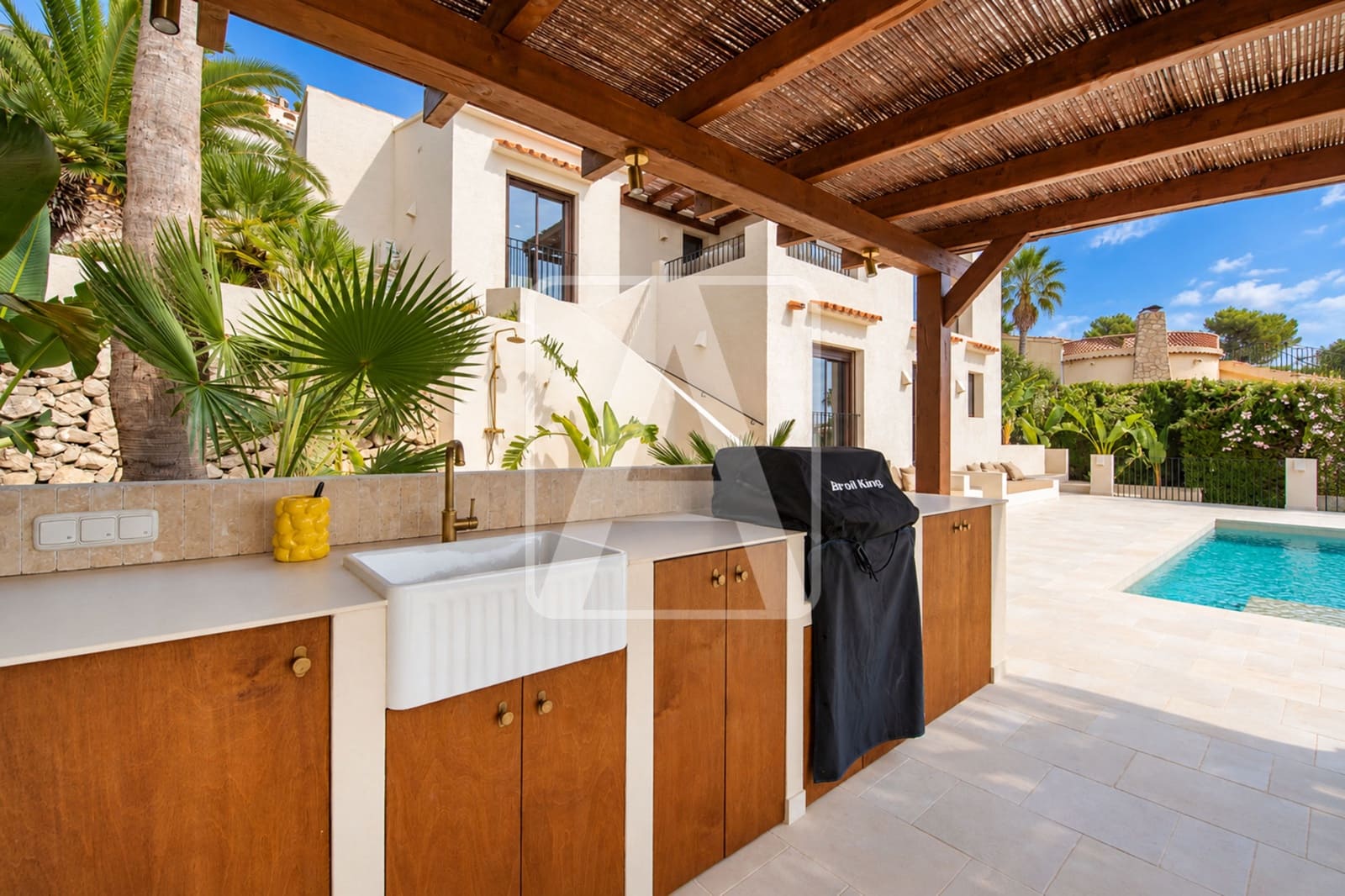 4 soveværelse Villa til salg i Benissa med swimmingpool garage - € 1.495.000 (Ref: 10121006)