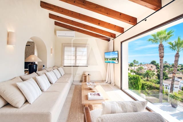 4 soveværelse Villa til salg i Benissa med swimmingpool garage - € 1.495.000 (Ref: 10121006)