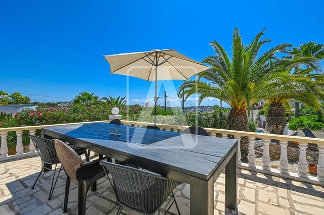 5 soverom Villa til salgs i Benissa med svømmebasseng garasje - € 687 500 (Ref: 10121007)