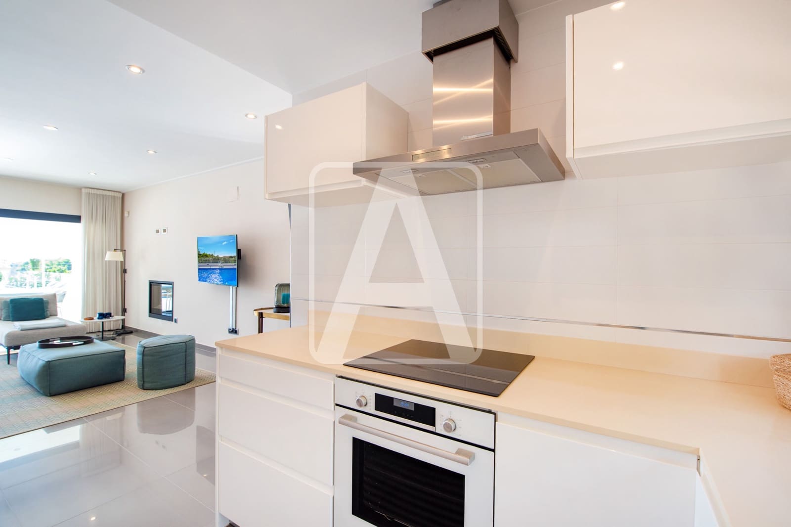 Chalet de 3 habitaciones en Benissa en venta con piscina garaje - 795.000 € (Ref: 10121010)