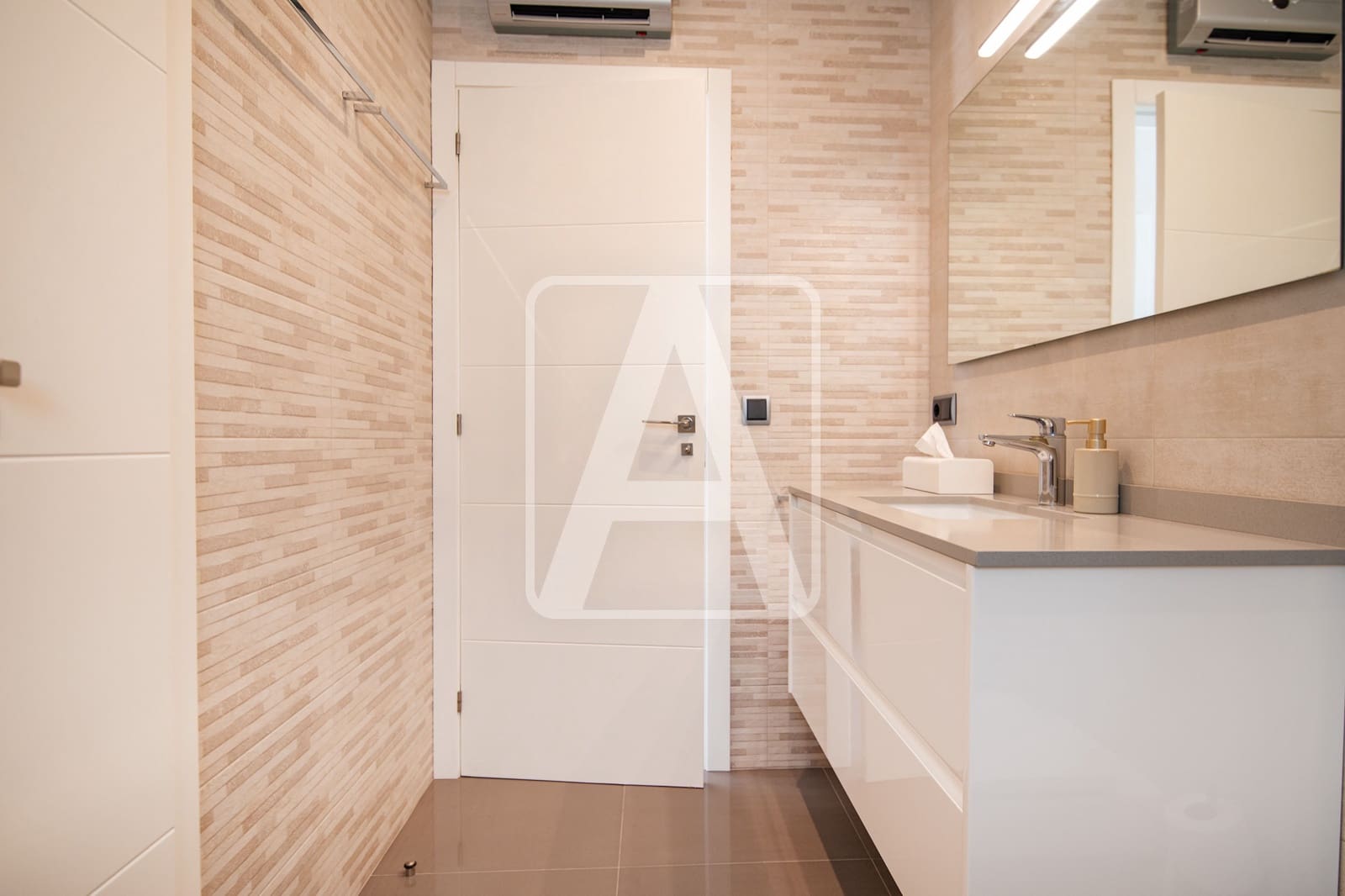 Chalet de 3 habitaciones en Benissa en venta con piscina garaje - 795.000 € (Ref: 10121010)