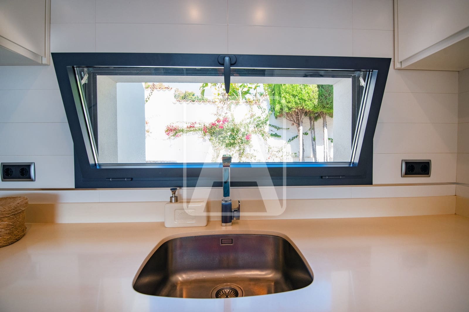 Chalet de 3 habitaciones en Benissa en venta con piscina garaje - 795.000 € (Ref: 10121010)