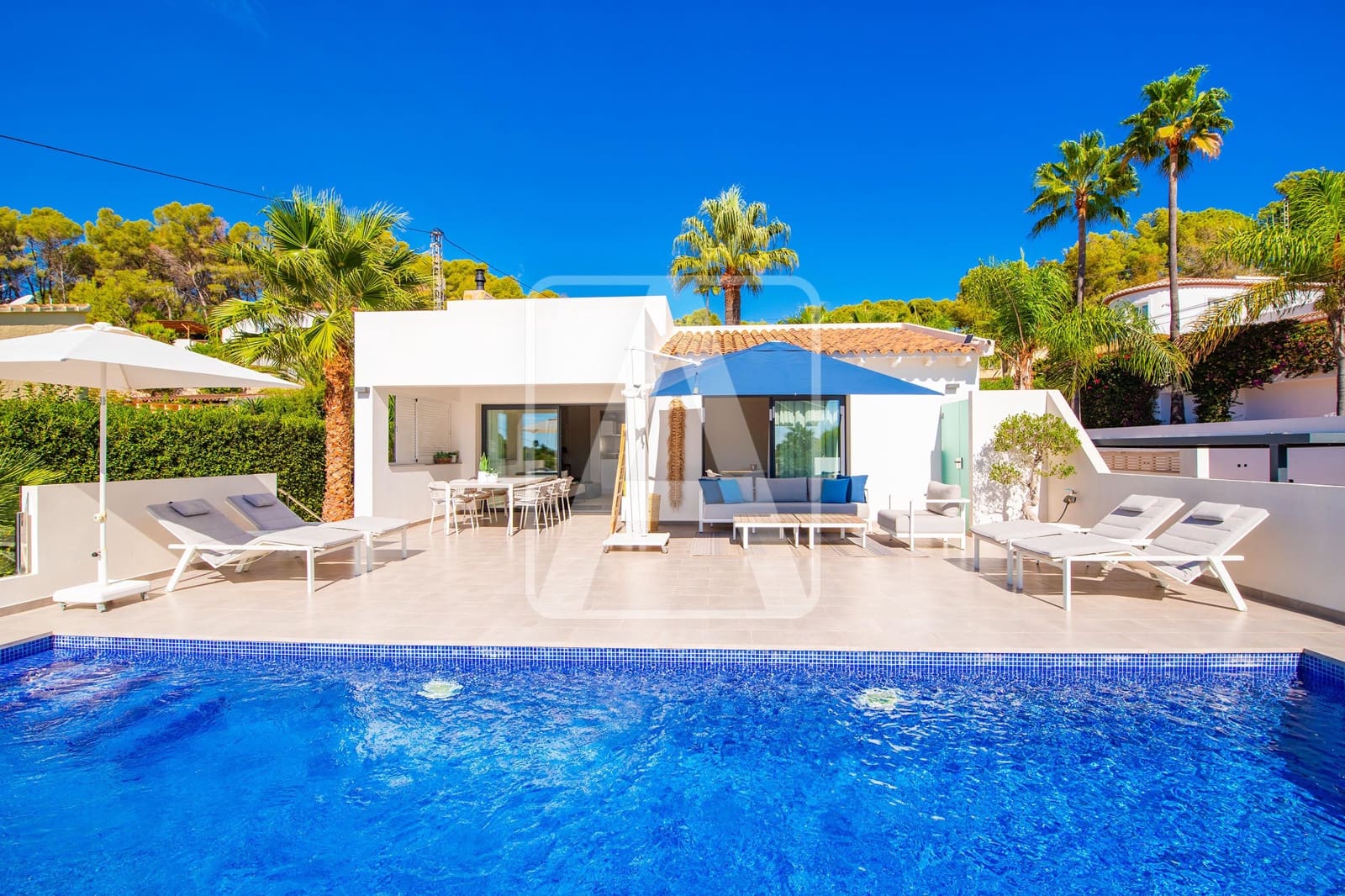 Chalet de 3 habitaciones en Benissa en venta con piscina garaje - 795.000 € (Ref: 10121010)
