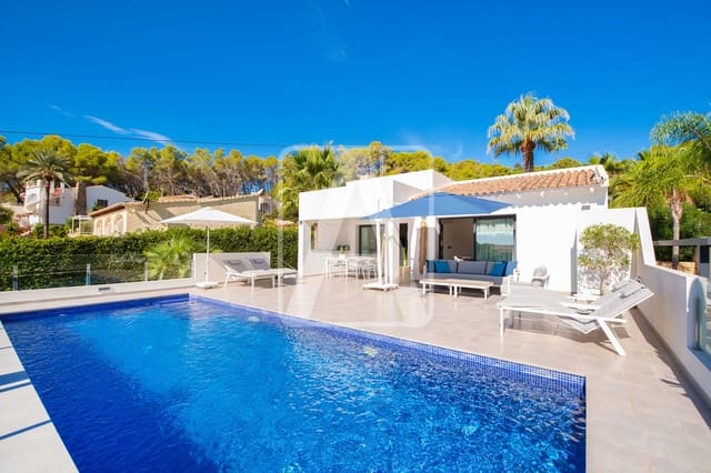 Chalet de 3 habitaciones en Benissa en venta con piscina garaje - 795.000 € (Ref: 10121010)