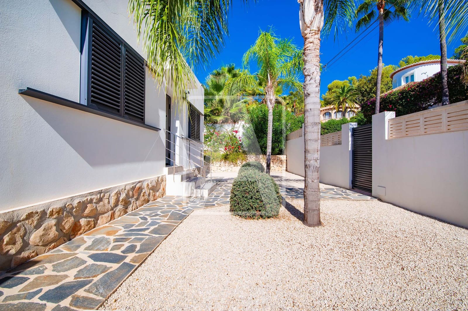 Chalet de 3 habitaciones en Benissa en venta con piscina garaje - 795.000 € (Ref: 10121010)
