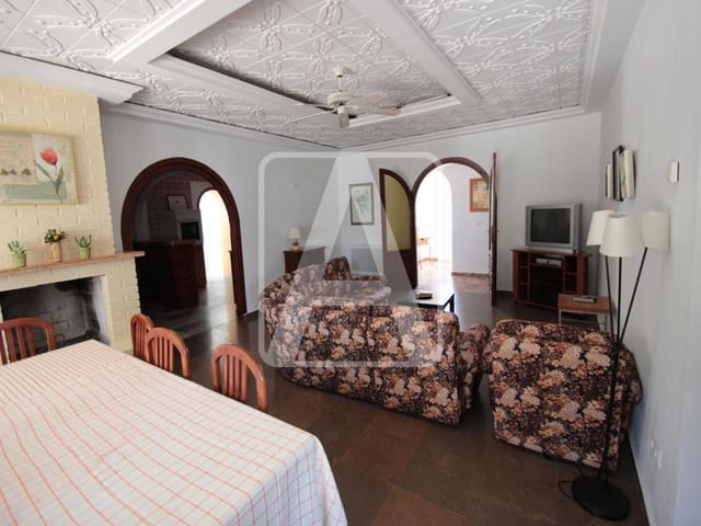 8 Zimmer Villa zu verkaufen in Calpe / Calp mit Pool Garage - 690.000 € (Ref: 2437766)