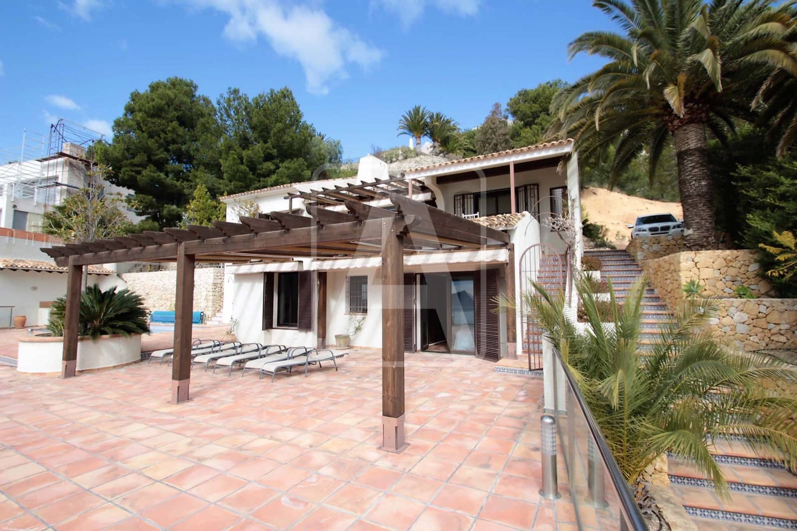 4 bedroom Villa for sale in Altea with garage - € 1,300,000 (Ref: 2437777)