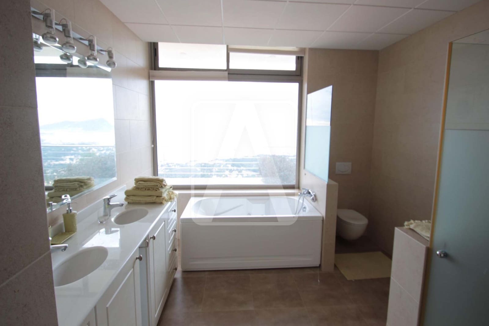 4 bedroom Villa for sale in Altea with garage - € 1,300,000 (Ref: 2437777)