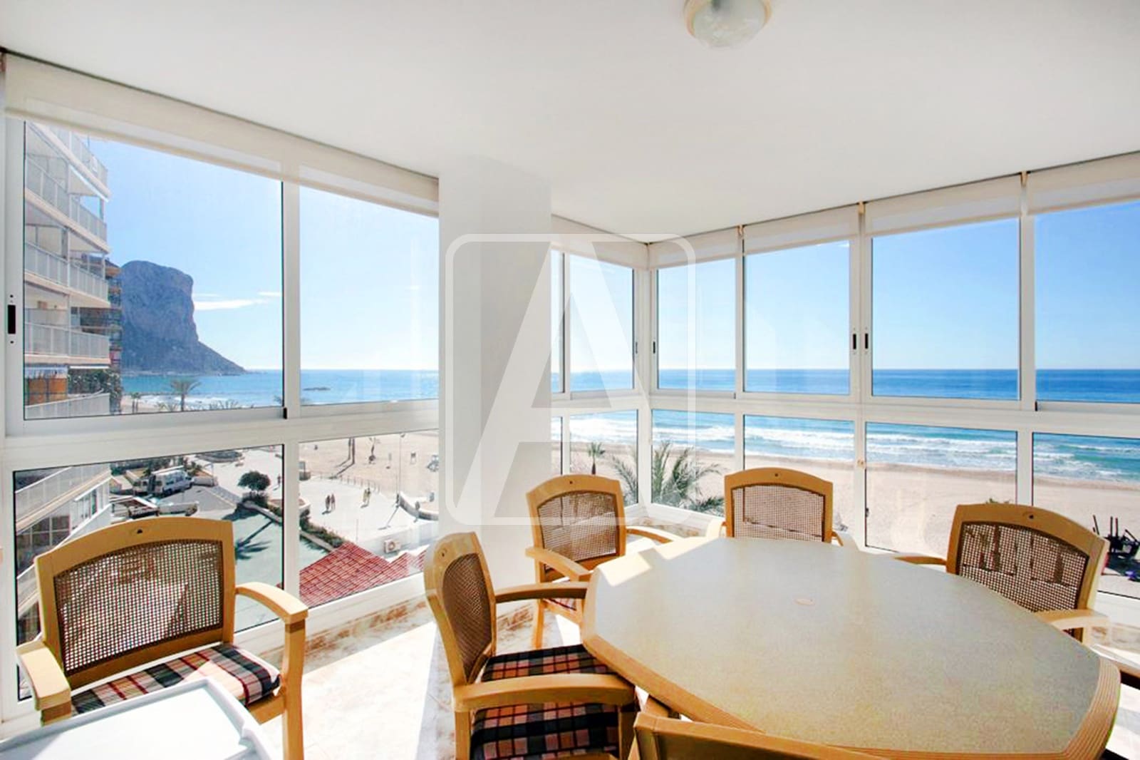 3 bedroom Apartment for sale in Calpe / Calp with garage - € 950,000 (Ref: 2512383)