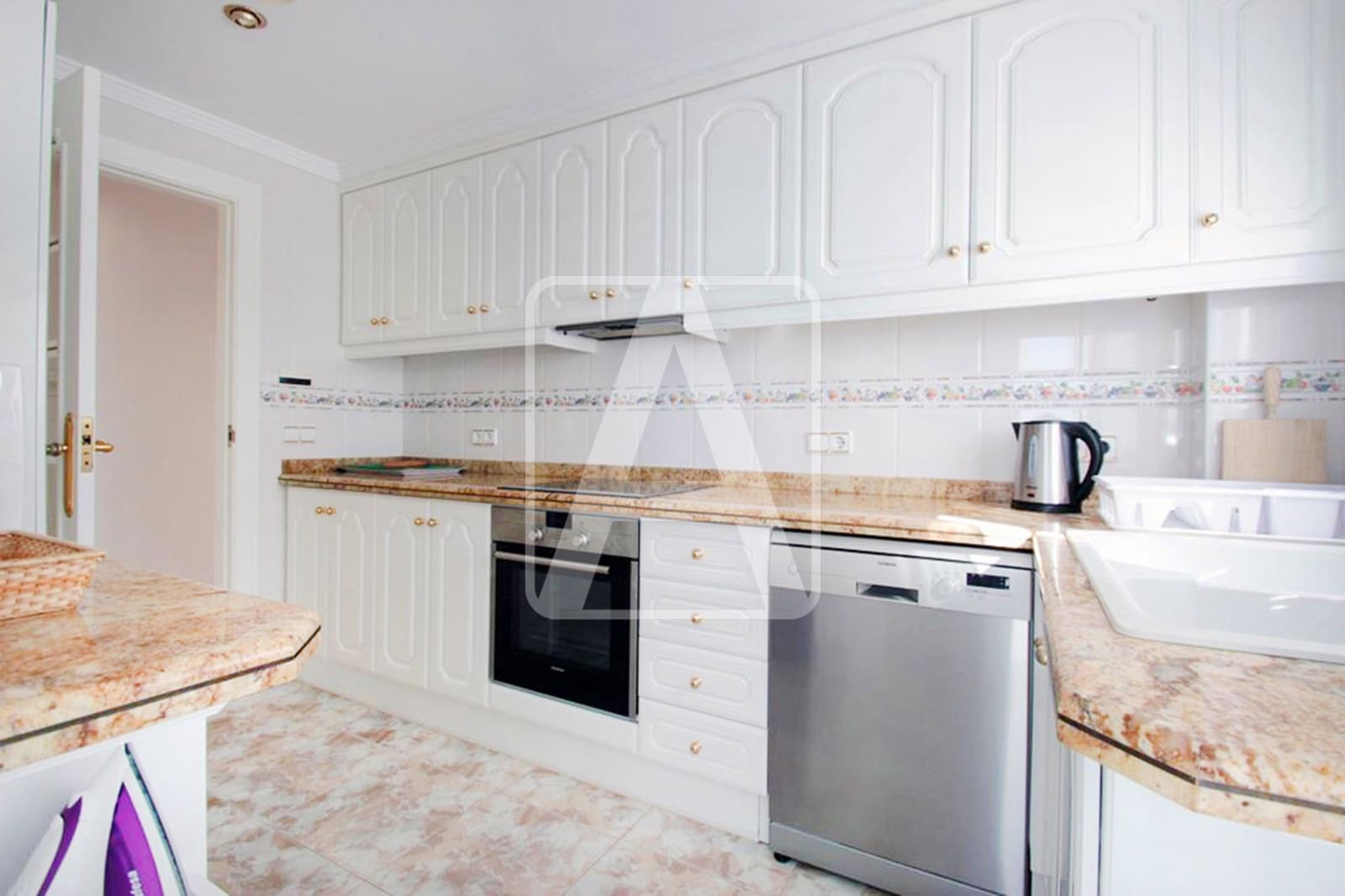 3 bedroom Apartment for sale in Calpe / Calp with garage - € 950,000 (Ref: 2512383)