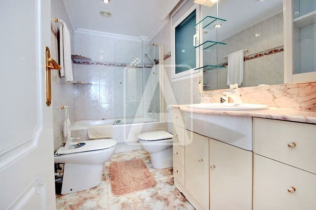 3 bedroom Apartment for sale in Calpe / Calp with garage - € 950,000 (Ref: 2512383)