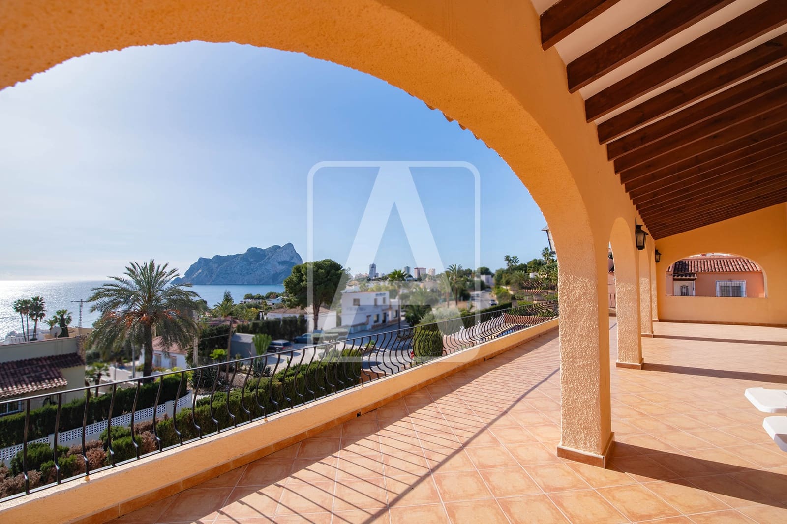 4 chambre Villa/Maison à vendre à Calpe / Calp avec piscine garage - 1 000 000 € (Ref: 3454752)