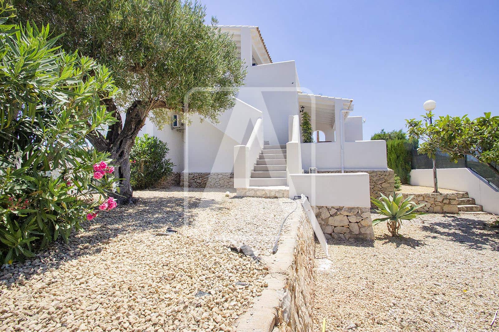 6 Zimmer Villa zu verkaufen in Calpe / Calp mit Pool Garage - 950.000 € (Ref: 4023200)