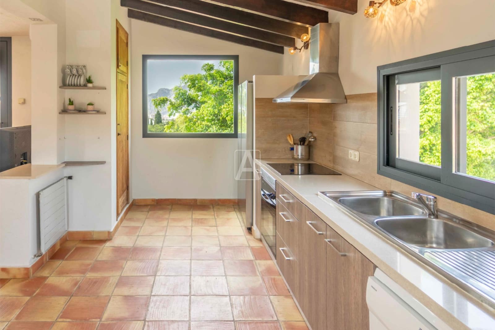 5 bedroom Villa for sale in Calpe / Calp with pool garage - € 2,340,000 (Ref: 4075230)