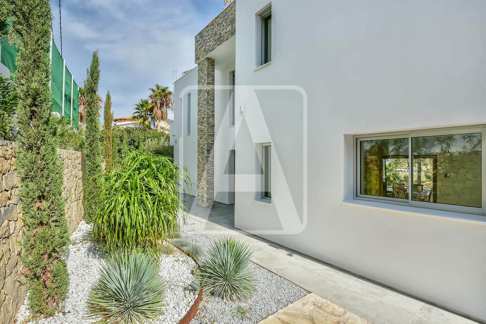 3 bedroom Villa for sale in Calpe / Calp with pool garage - € 2,950,000 (Ref: 4089752)