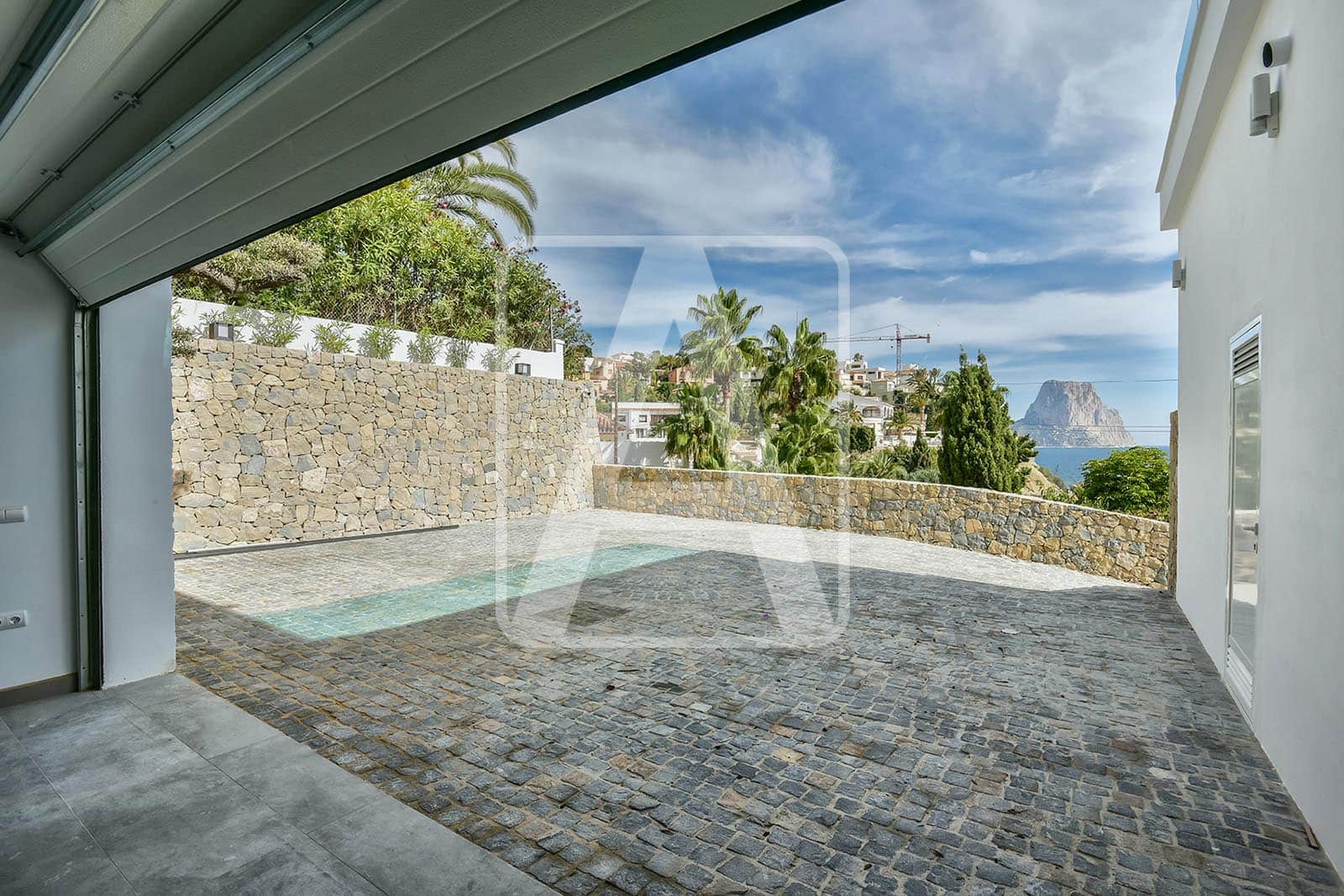 3 bedroom Villa for sale in Calpe / Calp with pool garage - € 2,950,000 (Ref: 4089752)