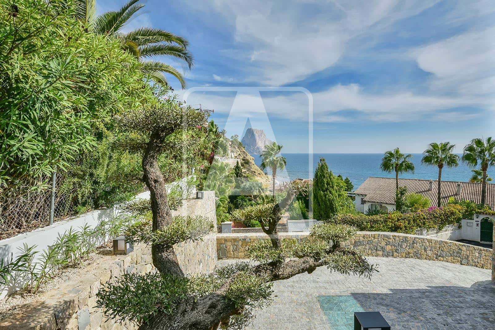 3 bedroom Villa for sale in Calpe / Calp with pool garage - € 2,950,000 (Ref: 4089752)