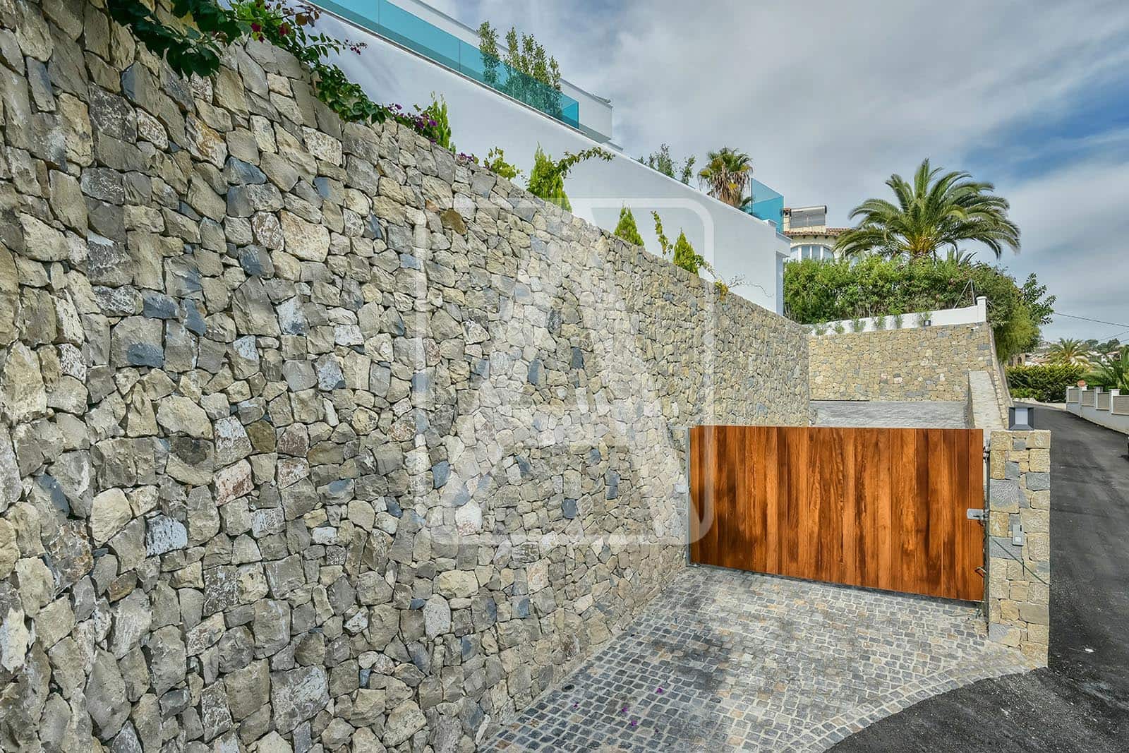 3 bedroom Villa for sale in Calpe / Calp with pool garage - € 2,950,000 (Ref: 4089752)