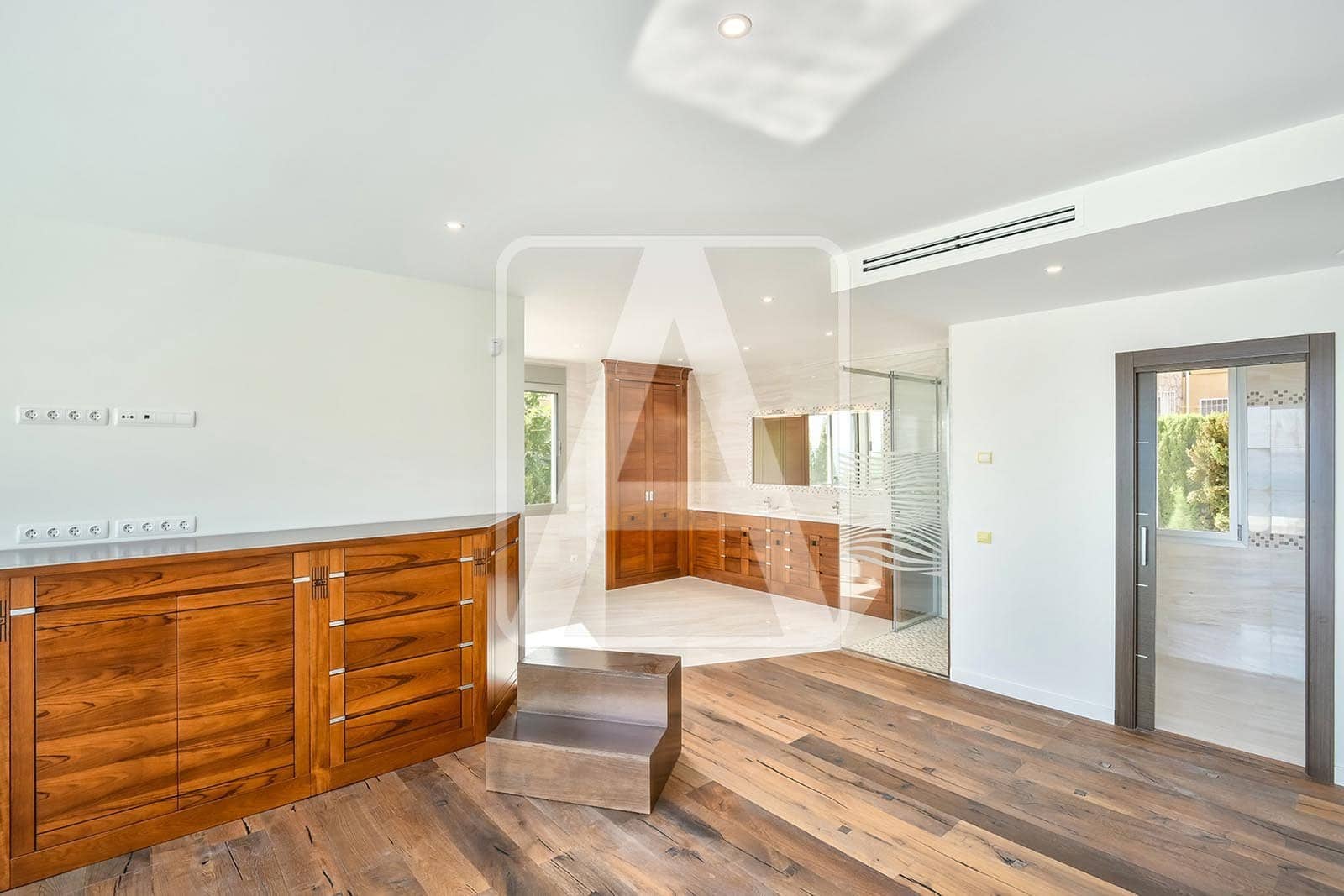 3 bedroom Villa for sale in Calpe / Calp with pool garage - € 2,950,000 (Ref: 4089752)