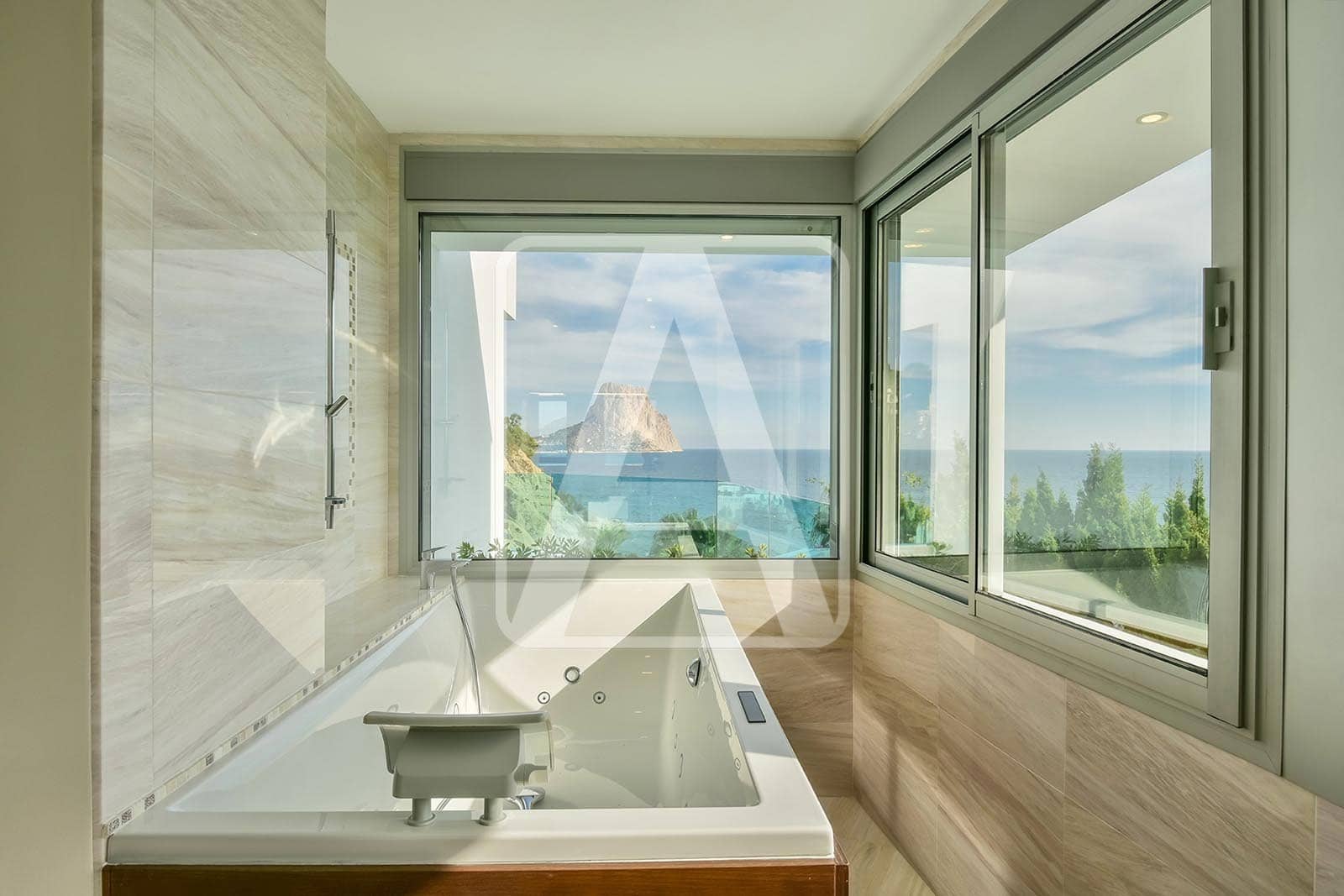 3 bedroom Villa for sale in Calpe / Calp with pool garage - € 2,950,000 (Ref: 4089752)