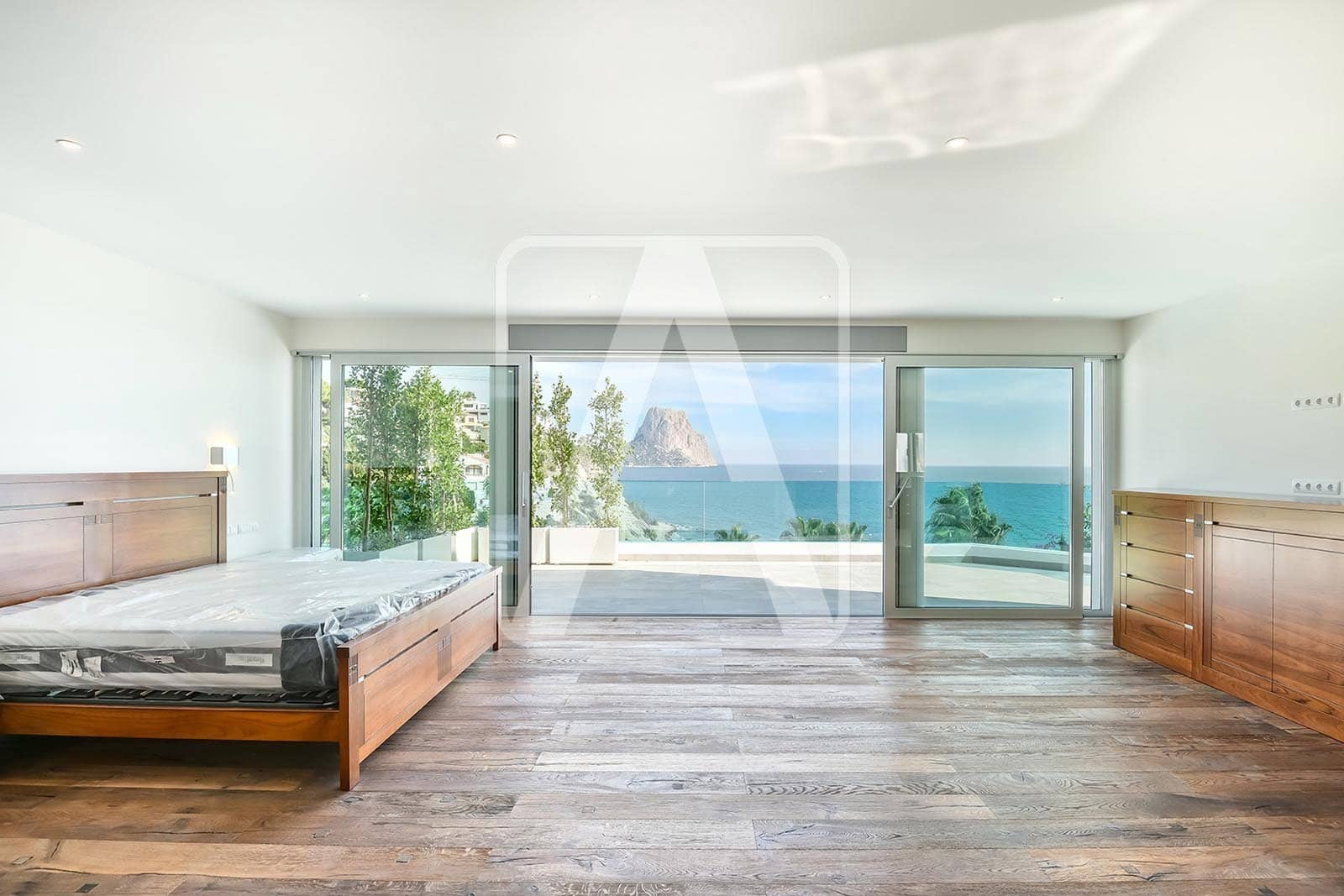 3 bedroom Villa for sale in Calpe / Calp with pool garage - € 2,950,000 (Ref: 4089752)
