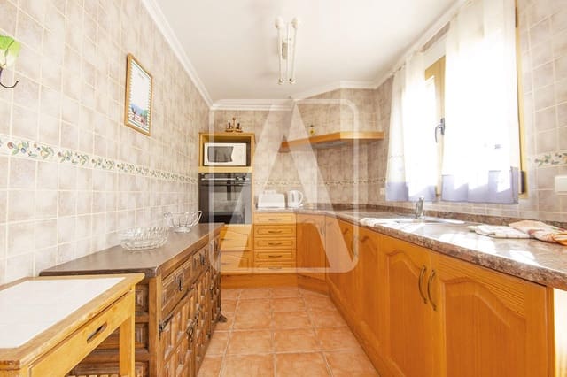 5 quarto Moradia para venda em Calpe / Calp com piscina garagem - 649 000 € (Ref: 4313789)