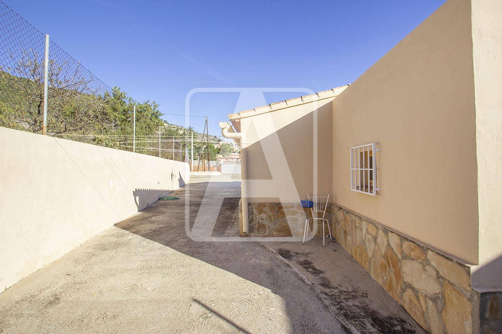 5 bedroom Villa for sale in Calpe / Calp with pool garage - € 649,000 (Ref: 4313789)