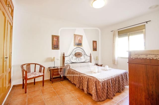 5 quarto Moradia para venda em Calpe / Calp com piscina garagem - 649 000 € (Ref: 4313789)