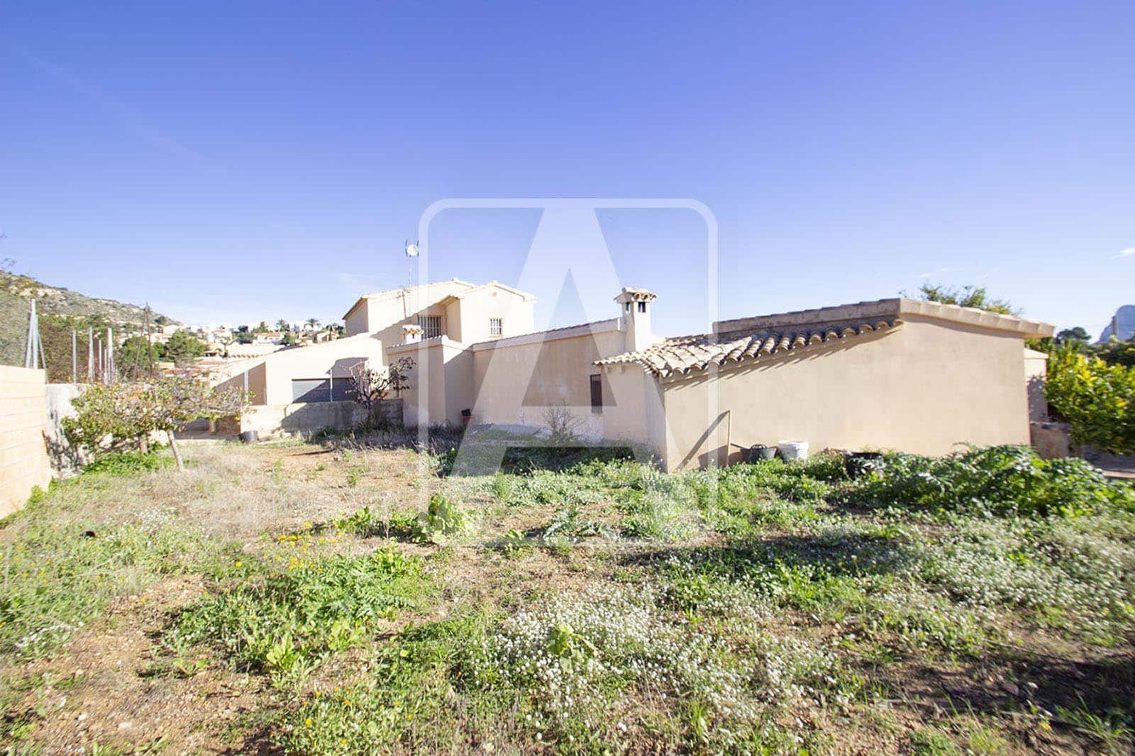 5 bedroom Villa for sale in Calpe / Calp with pool garage - € 649,000 (Ref: 4313789)