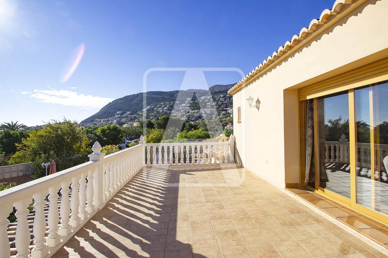 5 bedroom Villa for sale in Calpe / Calp with pool garage - € 649,000 (Ref: 4313789)