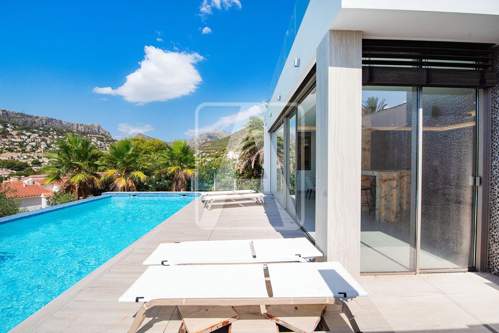 6 quarto Moradia para venda em Calpe / Calp com piscina garagem - 2 200 000 € (Ref: 4390042)