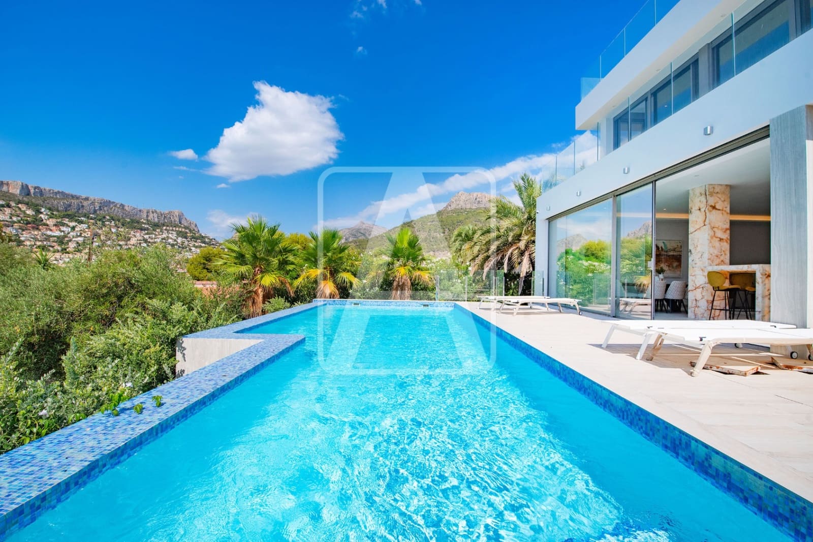 6 quarto Moradia para venda em Calpe / Calp com piscina garagem - 2 200 000 € (Ref: 4390042)