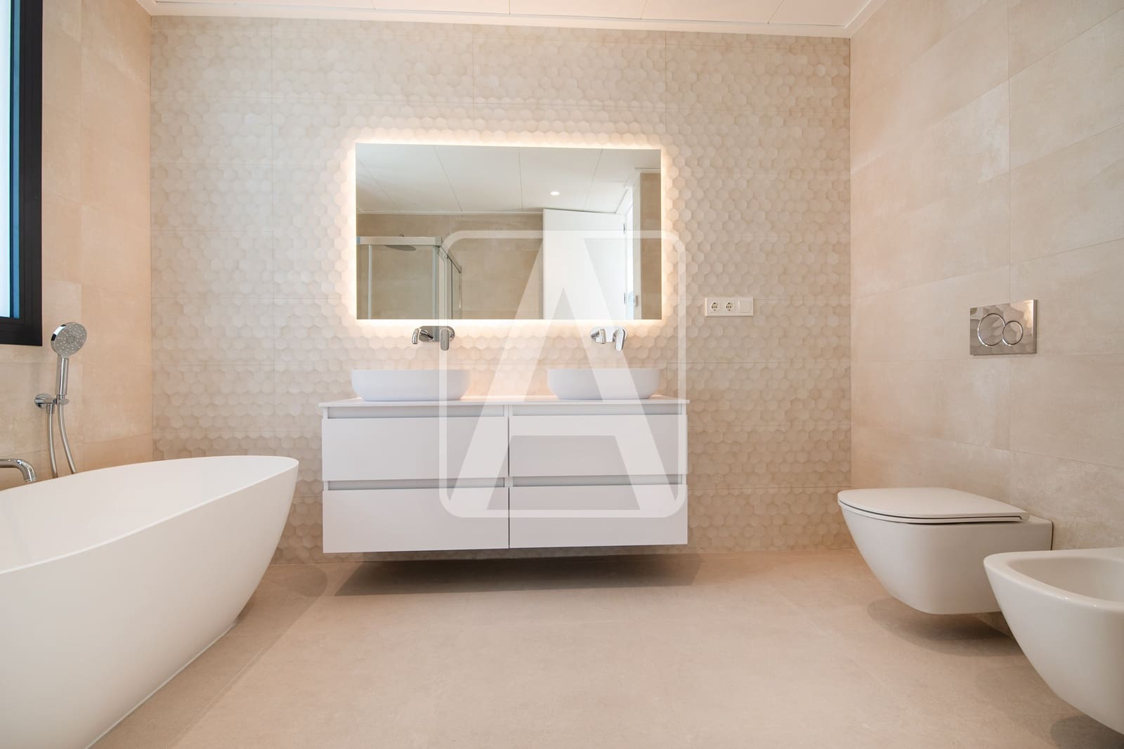 5 bedroom Villa for sale in Calpe / Calp with garage - € 3,900,000 (Ref: 4390043)