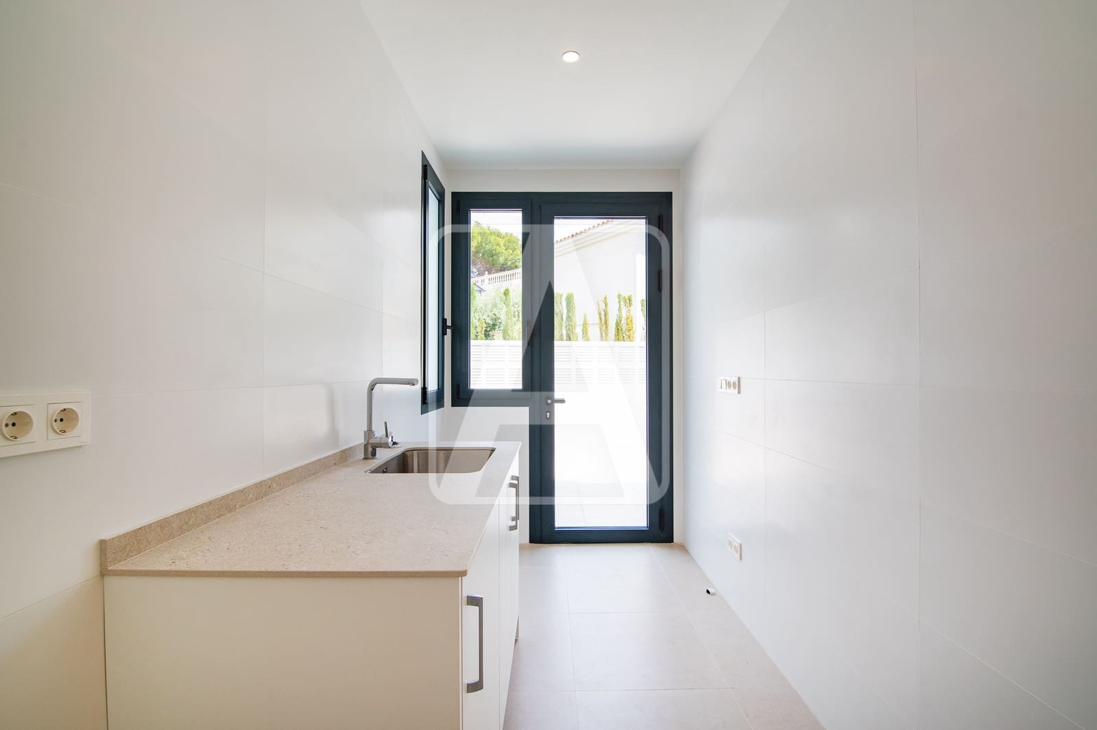 5 bedroom Villa for sale in Calpe / Calp with garage - € 3,900,000 (Ref: 4390043)