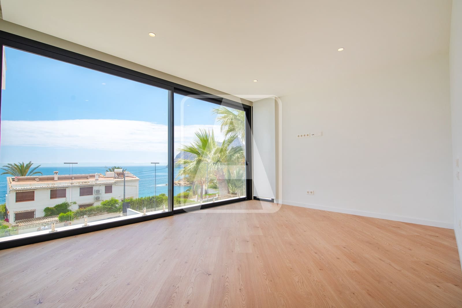 5 bedroom Villa for sale in Calpe / Calp with garage - € 3,900,000 (Ref: 4390043)