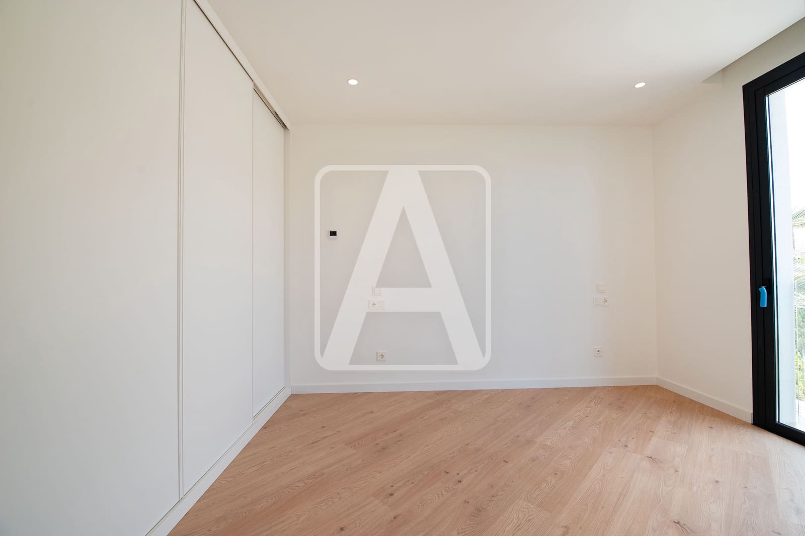 5 bedroom Villa for sale in Calpe / Calp with garage - € 3,900,000 (Ref: 4390043)