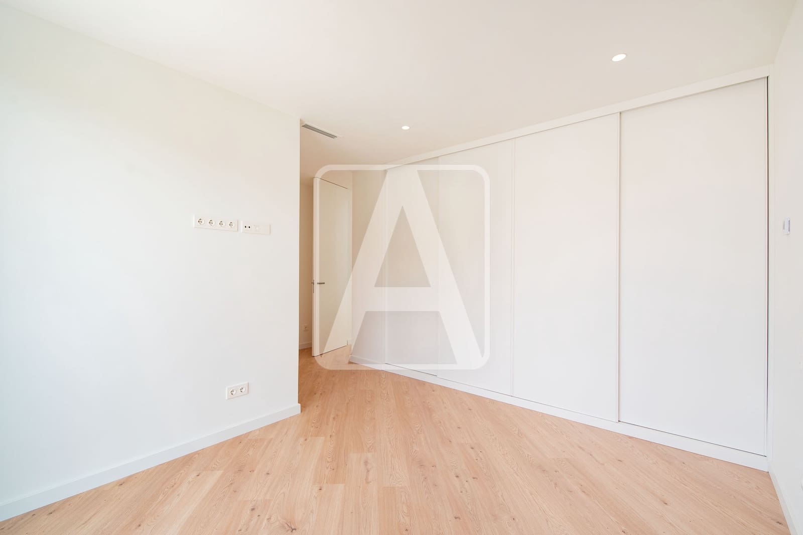 5 bedroom Villa for sale in Calpe / Calp with garage - € 3,900,000 (Ref: 4390043)