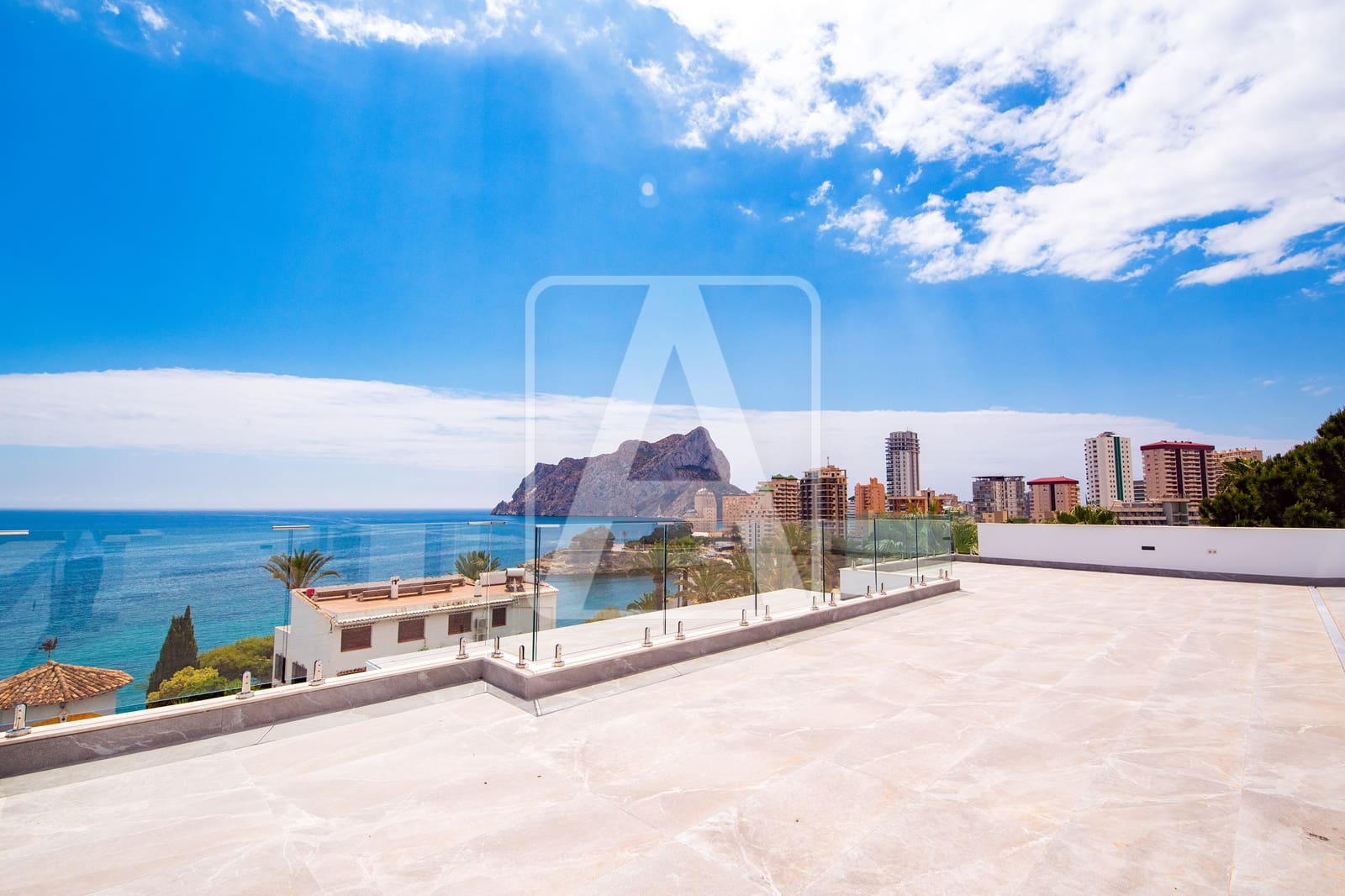 5 bedroom Villa for sale in Calpe / Calp with garage - € 3,900,000 (Ref: 4390043)