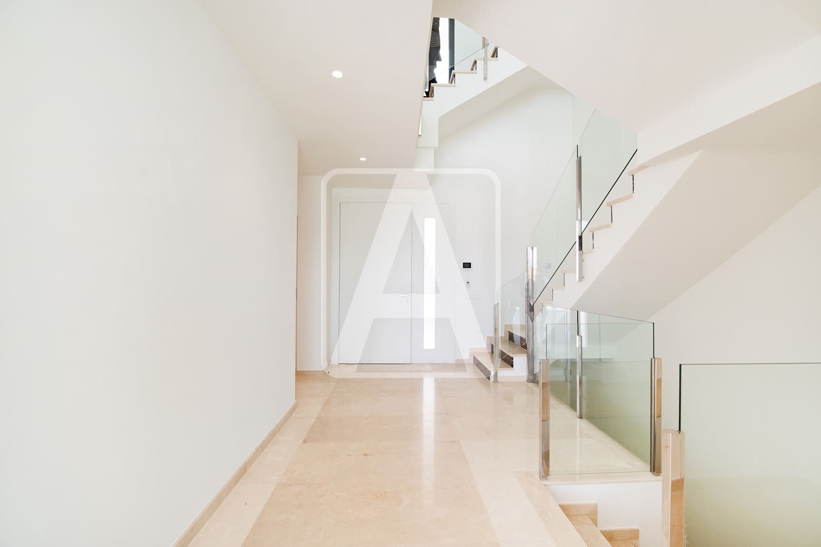 5 bedroom Villa for sale in Calpe / Calp with garage - € 3,900,000 (Ref: 4390043)