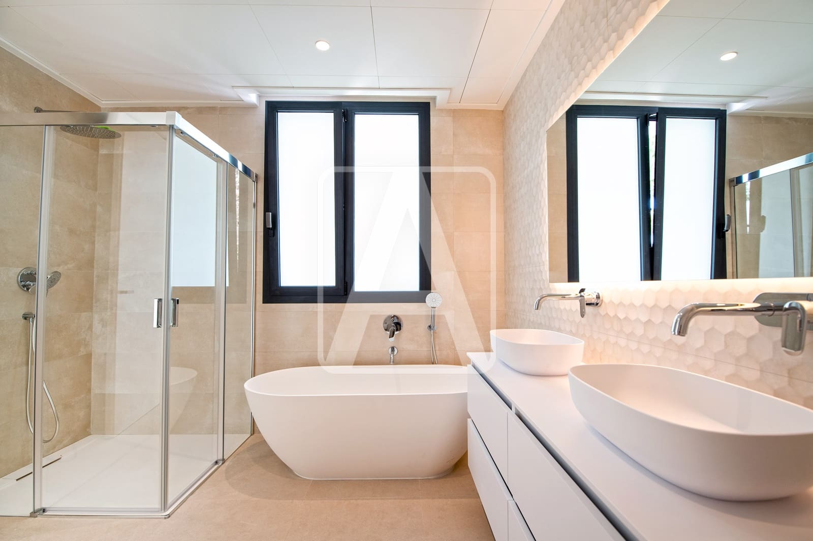 5 bedroom Villa for sale in Calpe / Calp with garage - € 3,900,000 (Ref: 4390043)