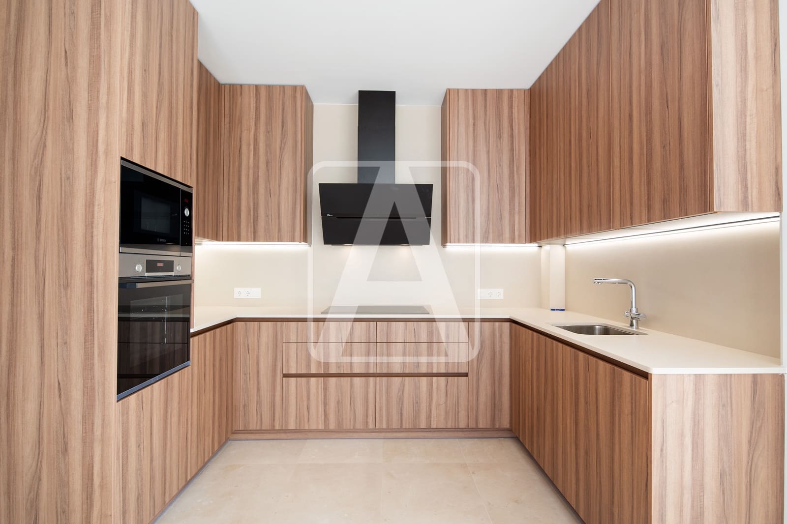 5 bedroom Villa for sale in Calpe / Calp with garage - € 3,900,000 (Ref: 4390043)