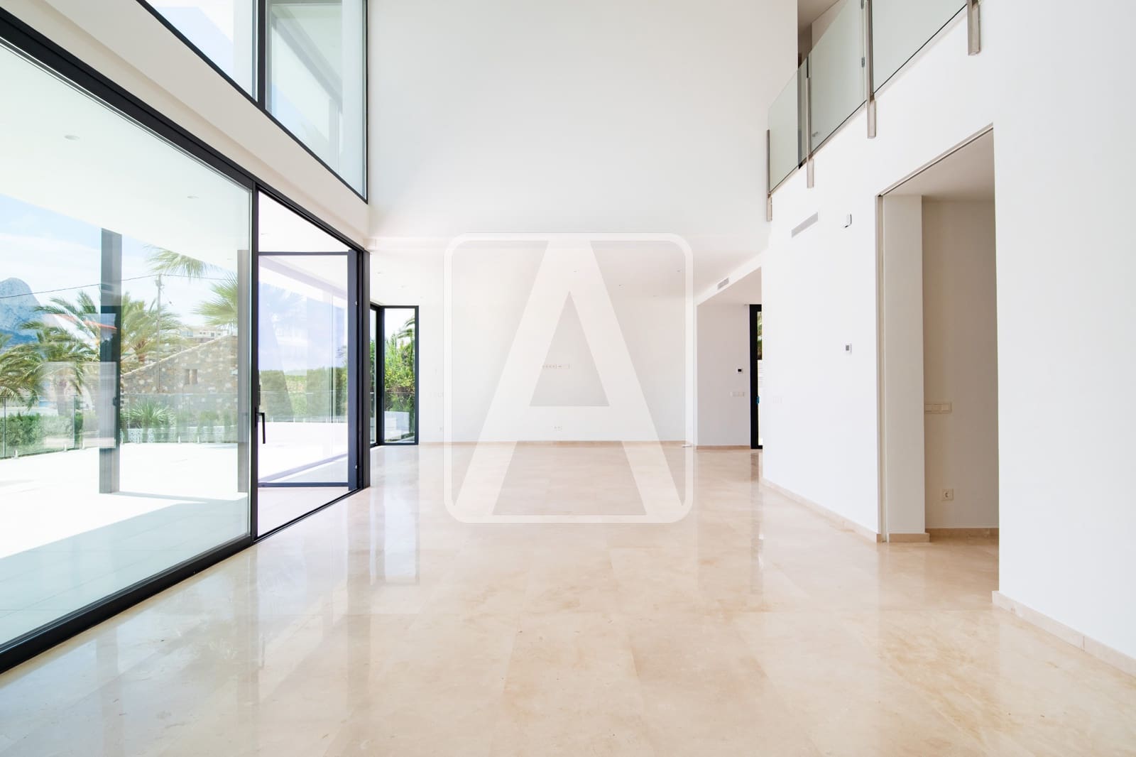 5 bedroom Villa for sale in Calpe / Calp with garage - € 3,900,000 (Ref: 4390043)