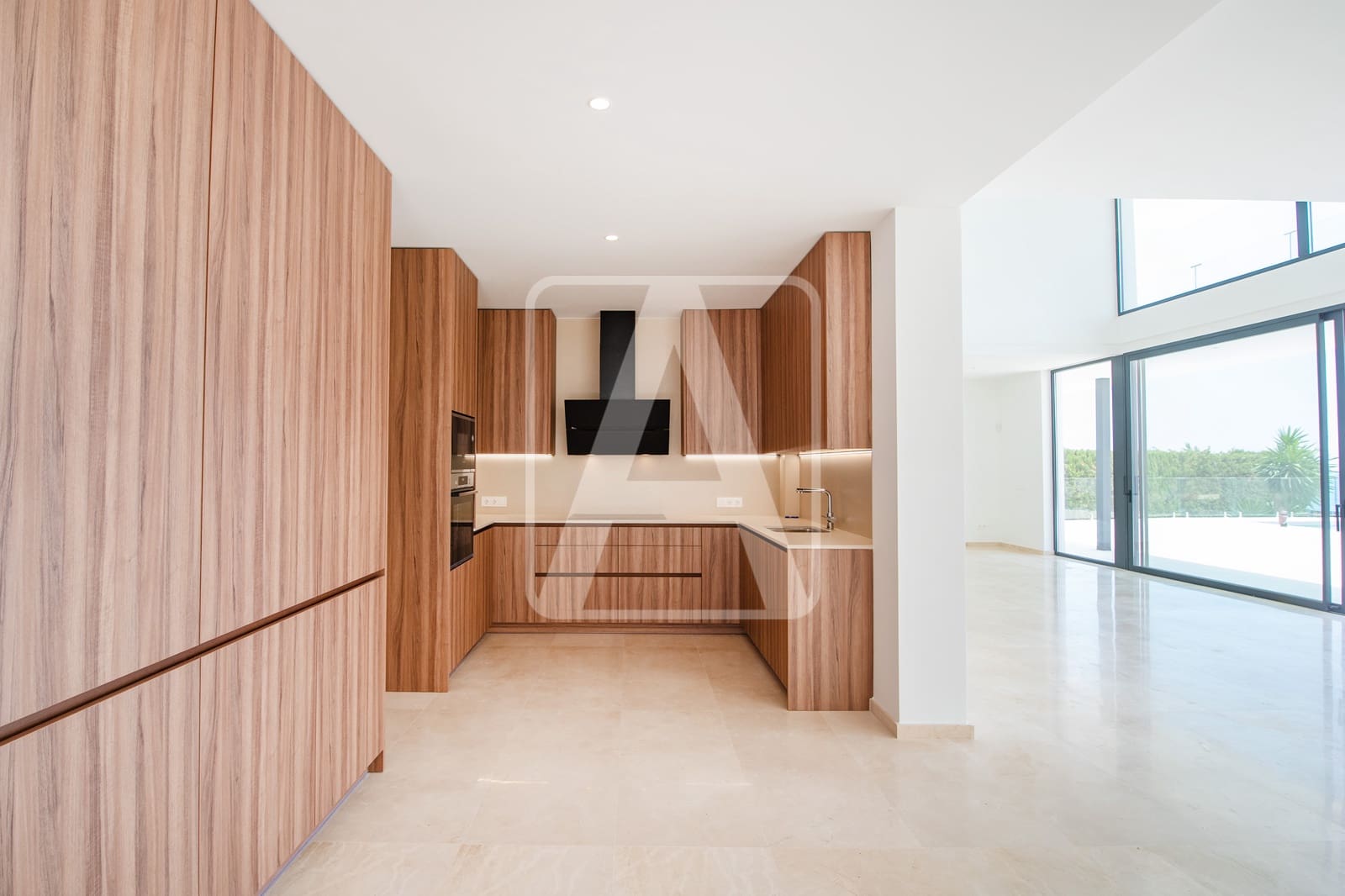 5 bedroom Villa for sale in Calpe / Calp with garage - € 3,900,000 (Ref: 4390043)