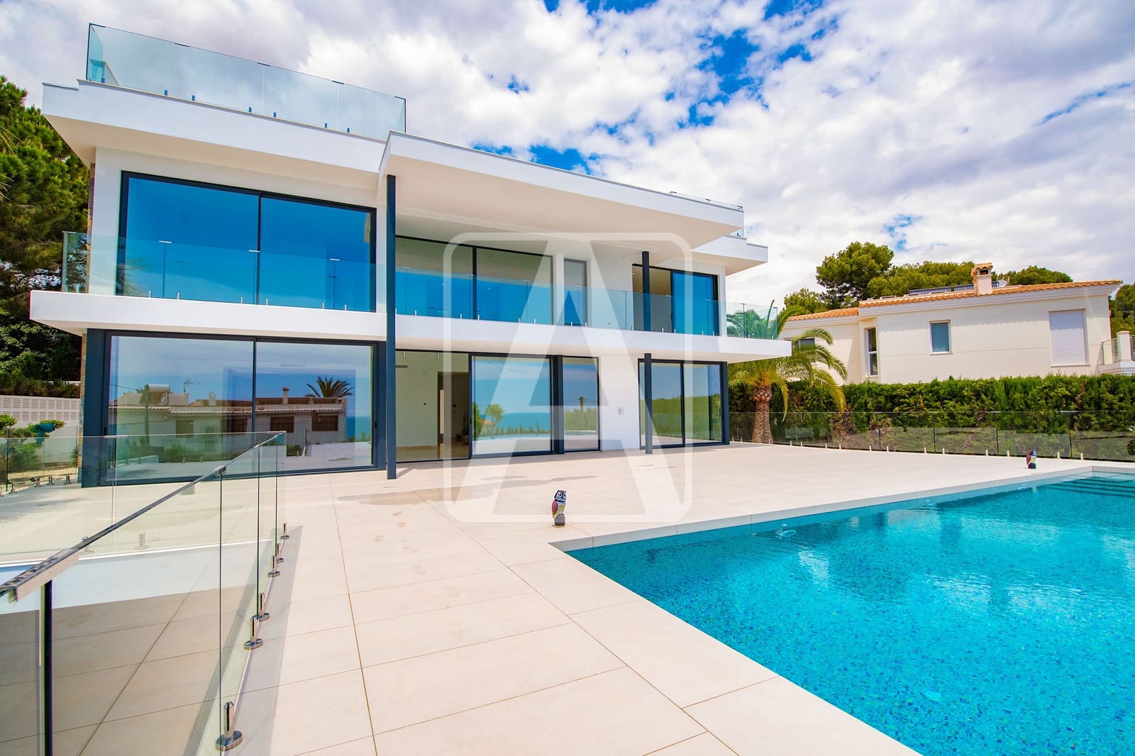 5 bedroom Villa for sale in Calpe / Calp with garage - € 3,900,000 (Ref: 4390043)