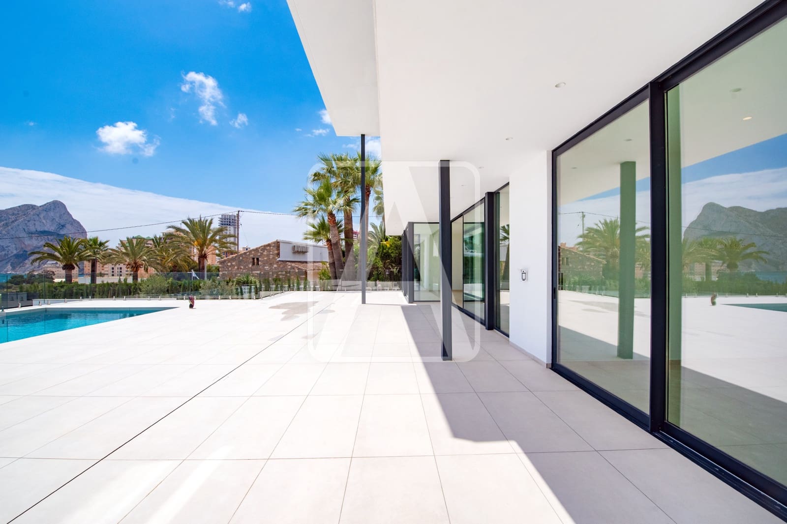 5 bedroom Villa for sale in Calpe / Calp with garage - € 3,900,000 (Ref: 4390043)